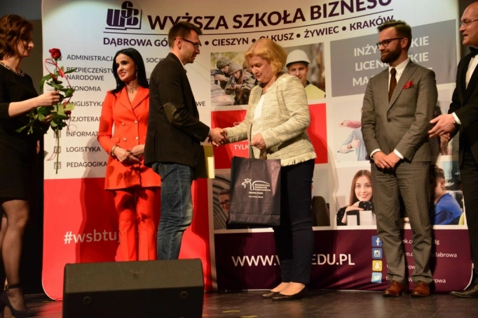 Zdjęcie nr 20 z galerii Gala wręczenia dyplomów absolwentom studiów podyplomowych - Pałac Kultury Zagłębia