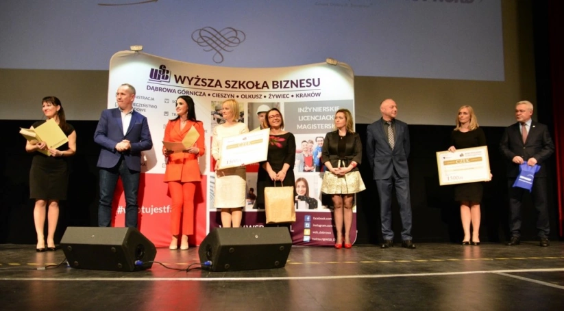 Zdjęcie nr 21 z galerii Gala wręczenia dyplomów absolwentom studiów podyplomowych - Pałac Kultury Zagłębia