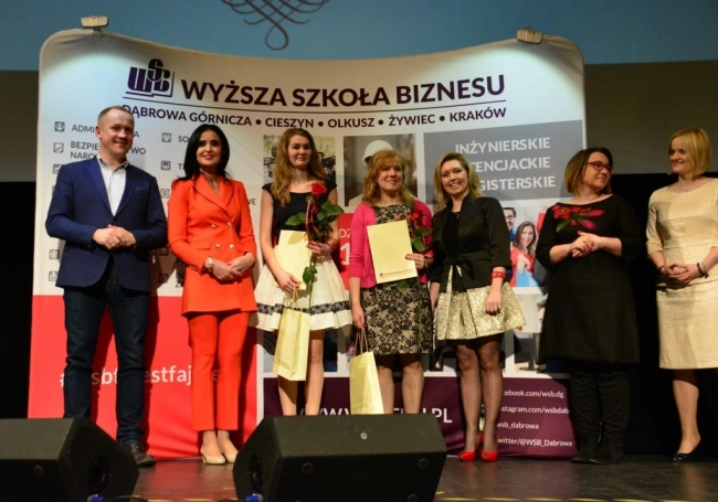 Zdjęcie nr 29 z galerii Gala wręczenia dyplomów absolwentom studiów podyplomowych - Pałac Kultury Zagłębia