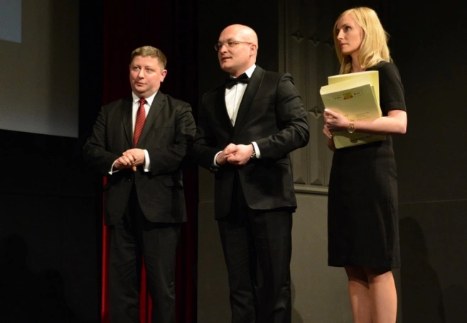 Zdjęcie nr 40 z galerii Gala wręczenia dyplomów absolwentom studiów podyplomowych - Pałac Kultury Zagłębia