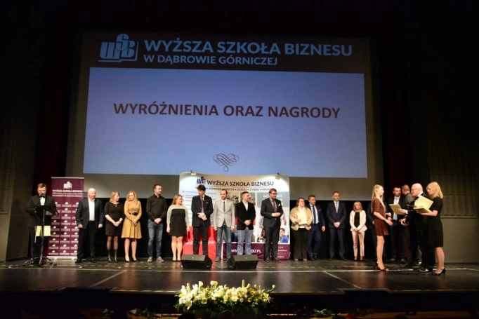 Zdjęcie nr 42 z galerii Gala wręczenia dyplomów absolwentom studiów podyplomowych - Pałac Kultury Zagłębia