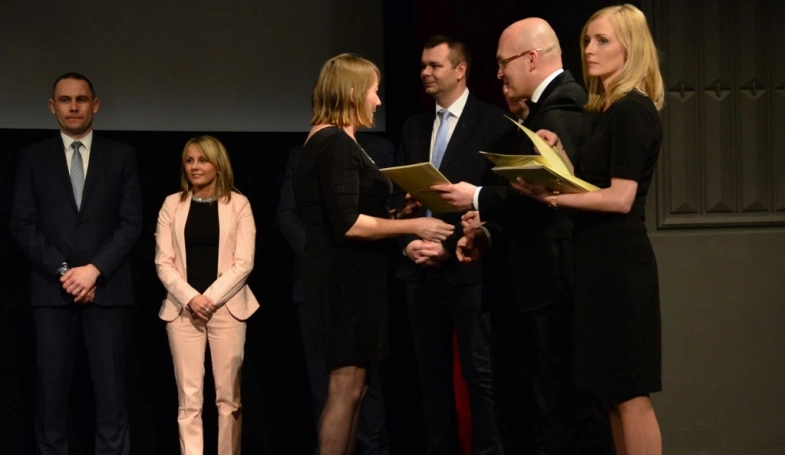 Zdjęcie nr 46 z galerii Gala wręczenia dyplomów absolwentom studiów podyplomowych - Pałac Kultury Zagłębia
