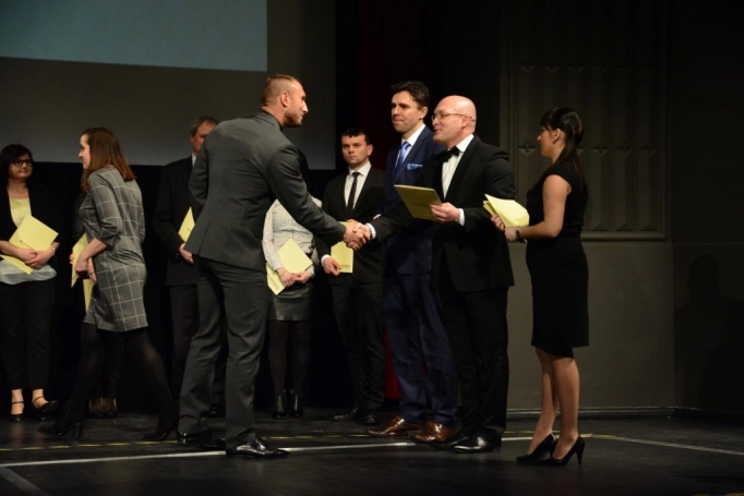 Zdjęcie nr 57 z galerii Gala wręczenia dyplomów absolwentom studiów podyplomowych - Pałac Kultury Zagłębia