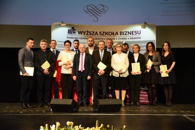 Zdjęcie nr 62 z galerii Gala wręczenia dyplomów absolwentom studiów podyplomowych - Pałac Kultury Zagłębia