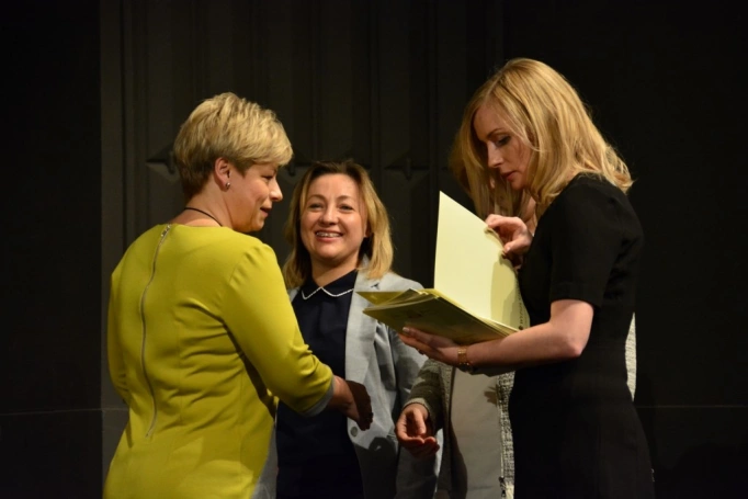 Zdjęcie nr 68 z galerii Gala wręczenia dyplomów absolwentom studiów podyplomowych - Pałac Kultury Zagłębia