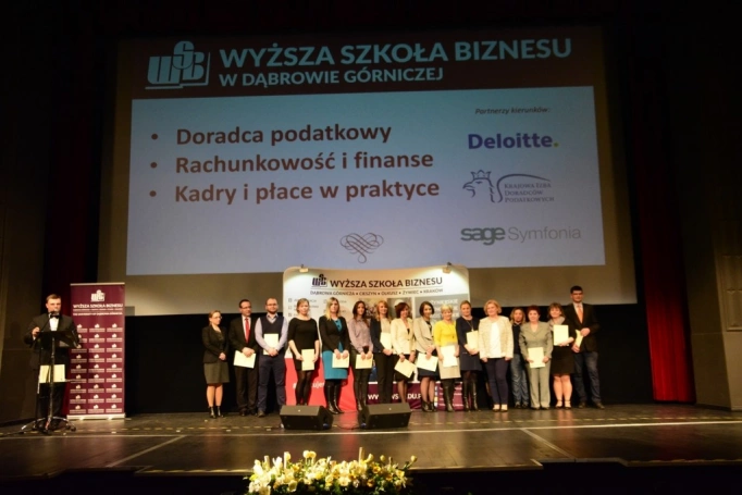 Zdjęcie nr 71 z galerii Gala wręczenia dyplomów absolwentom studiów podyplomowych - Pałac Kultury Zagłębia