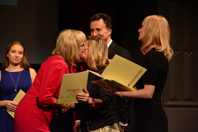 Zdjęcie nr 89 z galerii Gala wręczenia dyplomów absolwentom studiów podyplomowych - Pałac Kultury Zagłębia