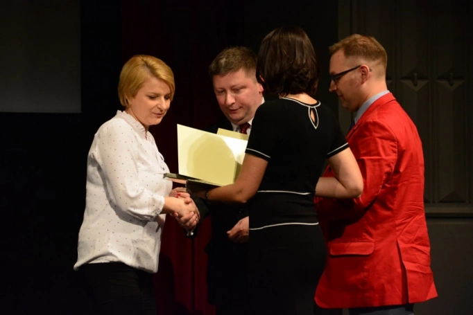 Zdjęcie nr 90 z galerii Gala wręczenia dyplomów absolwentom studiów podyplomowych - Pałac Kultury Zagłębia