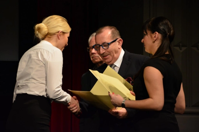 Zdjęcie nr 94 z galerii Gala wręczenia dyplomów absolwentom studiów podyplomowych - Pałac Kultury Zagłębia