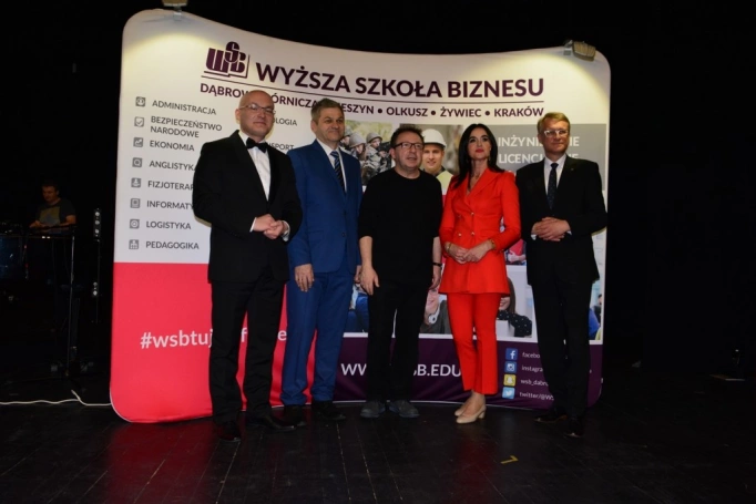 Zdjęcie nr 109 z galerii Gala wręczenia dyplomów absolwentom studiów podyplomowych - Pałac Kultury Zagłębia