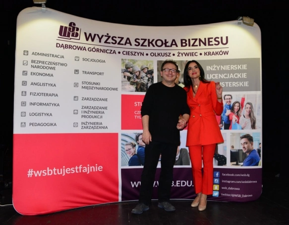 Zdjęcie nr 111 z galerii Gala wręczenia dyplomów absolwentom studiów podyplomowych - Pałac Kultury Zagłębia