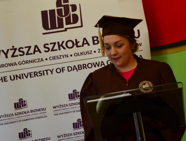 Zdjęcie nr 28 z galerii Uroczystość wręczenia dyplomów absolwentom studiów I stopnia w Wydziale Zamiejscowym WSB w Olkuszu