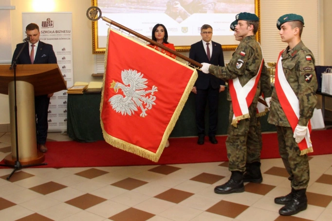 Zdjęcie nr 5 z galerii VI Ogólnopolski Turniej Klas o Profilu Mundurowym - wielki finał