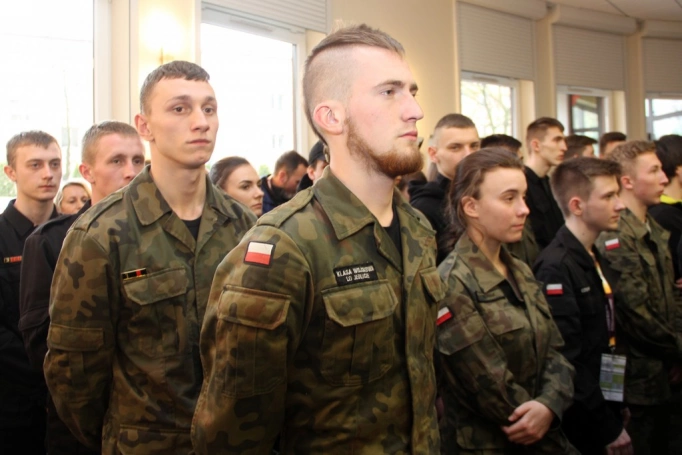 Zdjęcie nr 11 z galerii VI Ogólnopolski Turniej Klas o Profilu Mundurowym - wielki finał