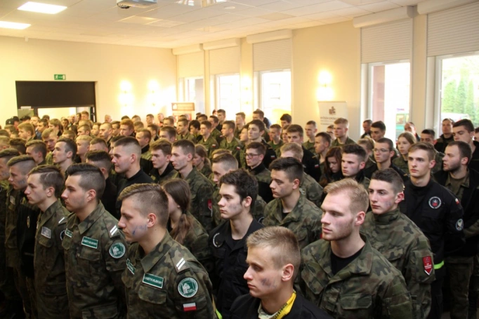Zdjęcie nr 19 z galerii VI Ogólnopolski Turniej Klas o Profilu Mundurowym - wielki finał
