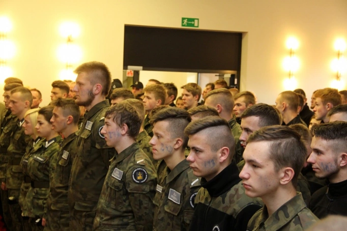 Zdjęcie nr 21 z galerii VI Ogólnopolski Turniej Klas o Profilu Mundurowym - wielki finał