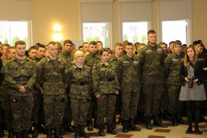 Zdjęcie nr 29 z galerii VI Ogólnopolski Turniej Klas o Profilu Mundurowym - wielki finał