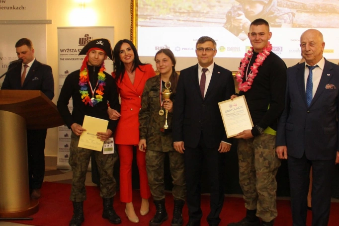 Zdjęcie nr 58 z galerii VI Ogólnopolski Turniej Klas o Profilu Mundurowym - wielki finał