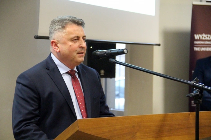 Zdjęcie nr 25 z galerii Gala wręczenia dyplomów absolwentom studiów I i II stopnia - 07.04.2017