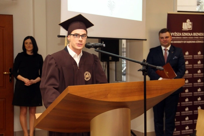 Zdjęcie nr 26 z galerii Gala wręczenia dyplomów absolwentom studiów I i II stopnia - 07.04.2017