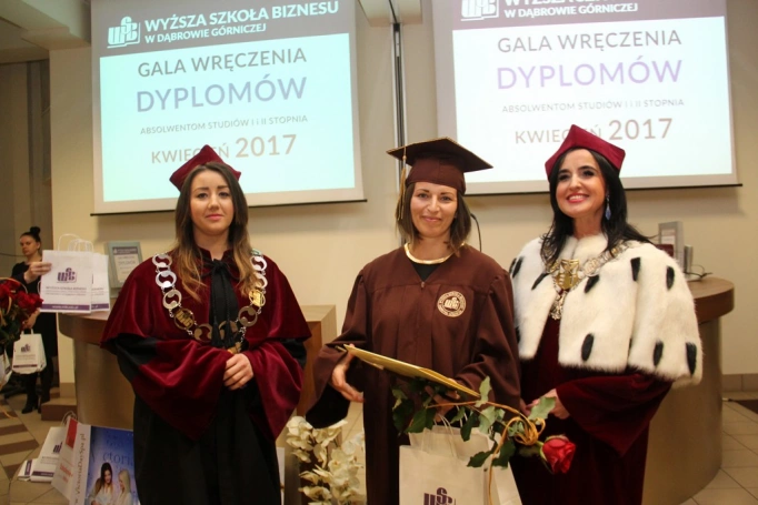 Zdjęcie nr 30 z galerii Gala wręczenia dyplomów absolwentom studiów I i II stopnia - 07.04.2017
