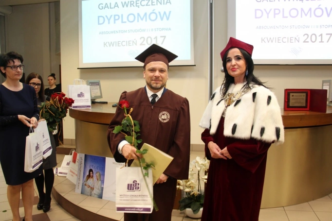 Zdjęcie nr 31 z galerii Gala wręczenia dyplomów absolwentom studiów I i II stopnia - 07.04.2017