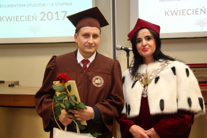 Zdjęcie nr 37 z galerii Gala wręczenia dyplomów absolwentom studiów I i II stopnia - 07.04.2017