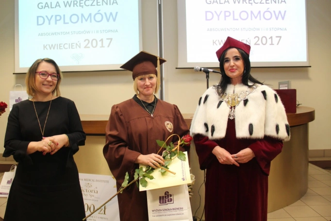 Zdjęcie nr 38 z galerii Gala wręczenia dyplomów absolwentom studiów I i II stopnia - 07.04.2017