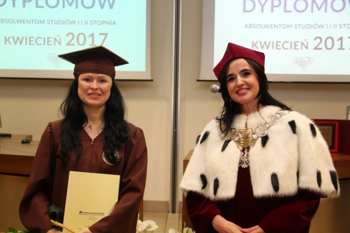Zdjęcie nr 43 z galerii Gala wręczenia dyplomów absolwentom studiów I i II stopnia - 07.04.2017