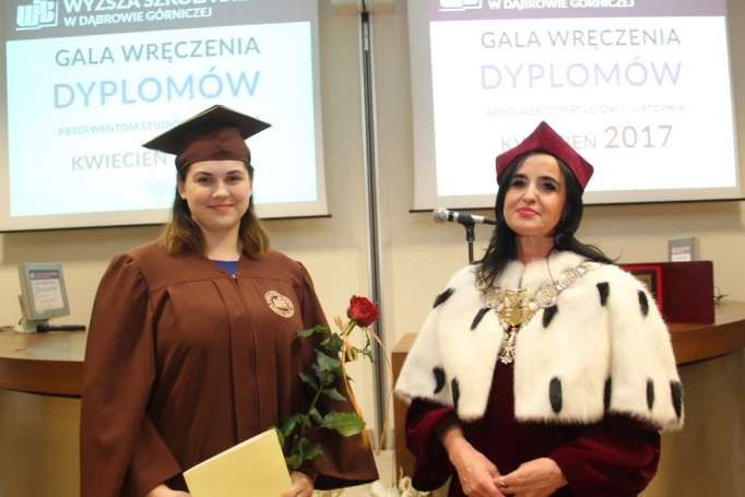 Zdjęcie nr 45 z galerii Gala wręczenia dyplomów absolwentom studiów I i II stopnia - 07.04.2017