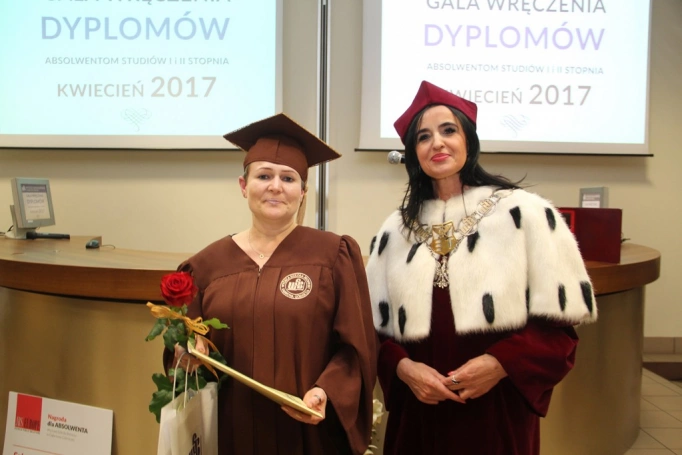 Zdjęcie nr 46 z galerii Gala wręczenia dyplomów absolwentom studiów I i II stopnia - 07.04.2017