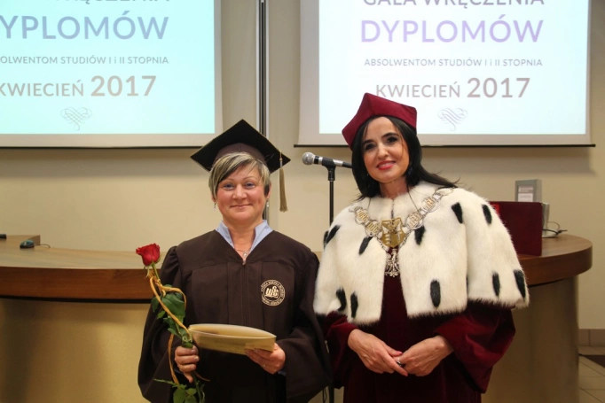 Zdjęcie nr 53 z galerii Gala wręczenia dyplomów absolwentom studiów I i II stopnia - 07.04.2017