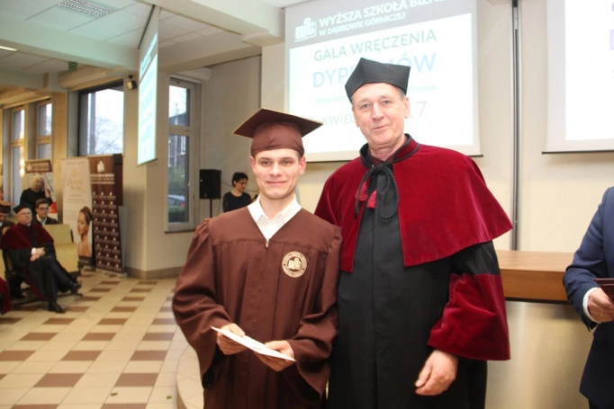 Zdjęcie nr 57 z galerii Gala wręczenia dyplomów absolwentom studiów I i II stopnia - 07.04.2017