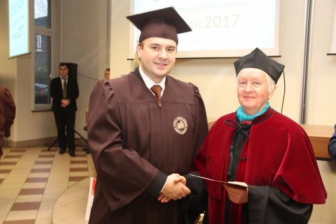 Zdjęcie nr 63 z galerii Gala wręczenia dyplomów absolwentom studiów I i II stopnia - 07.04.2017