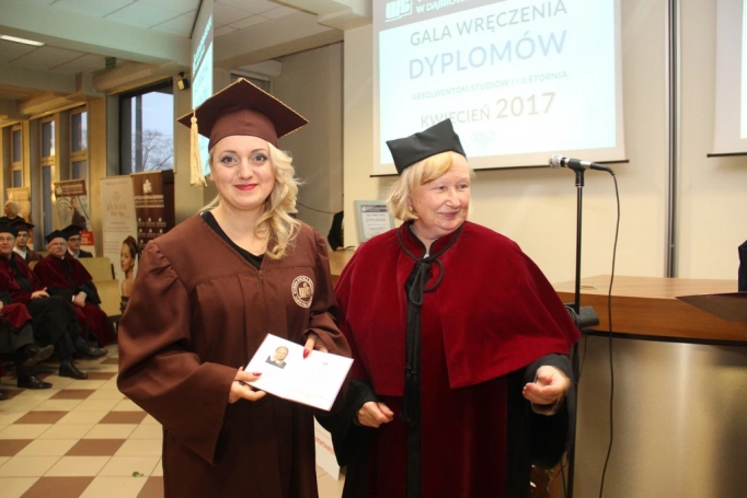 Zdjęcie nr 74 z galerii Gala wręczenia dyplomów absolwentom studiów I i II stopnia - 07.04.2017
