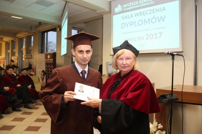 Zdjęcie nr 76 z galerii Gala wręczenia dyplomów absolwentom studiów I i II stopnia - 07.04.2017