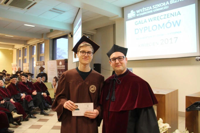 Zdjęcie nr 84 z galerii Gala wręczenia dyplomów absolwentom studiów I i II stopnia - 07.04.2017
