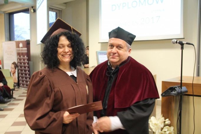 Zdjęcie nr 96 z galerii Gala wręczenia dyplomów absolwentom studiów I i II stopnia - 07.04.2017
