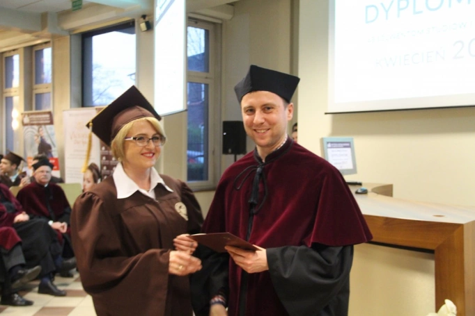 Zdjęcie nr 98 z galerii Gala wręczenia dyplomów absolwentom studiów I i II stopnia - 07.04.2017