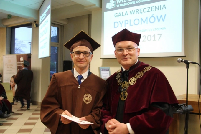 Zdjęcie nr 103 z galerii Gala wręczenia dyplomów absolwentom studiów I i II stopnia - 07.04.2017