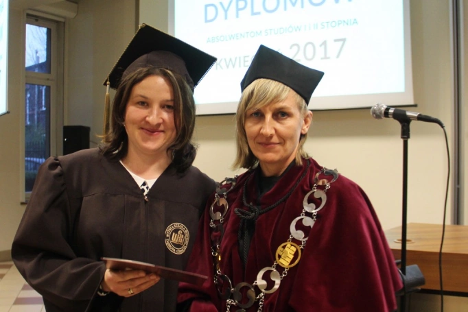 Zdjęcie nr 111 z galerii Gala wręczenia dyplomów absolwentom studiów I i II stopnia - 07.04.2017