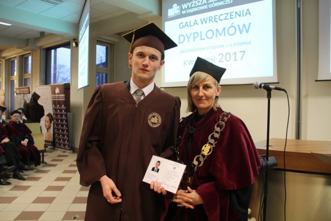 Zdjęcie nr 114 z galerii Gala wręczenia dyplomów absolwentom studiów I i II stopnia - 07.04.2017
