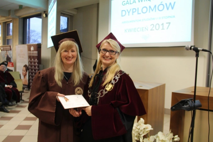 Zdjęcie nr 118 z galerii Gala wręczenia dyplomów absolwentom studiów I i II stopnia - 07.04.2017