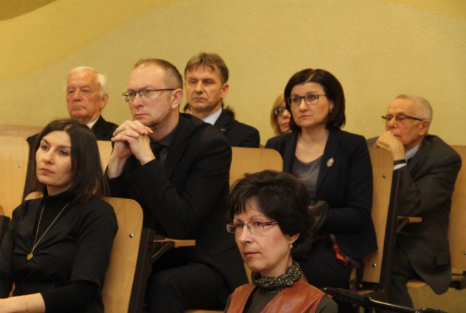 Zdjęcie nr 2 z galerii Spotkanie Wielkanocne w Wyższej Szkole Biznesu w Dąbrowie Górniczej