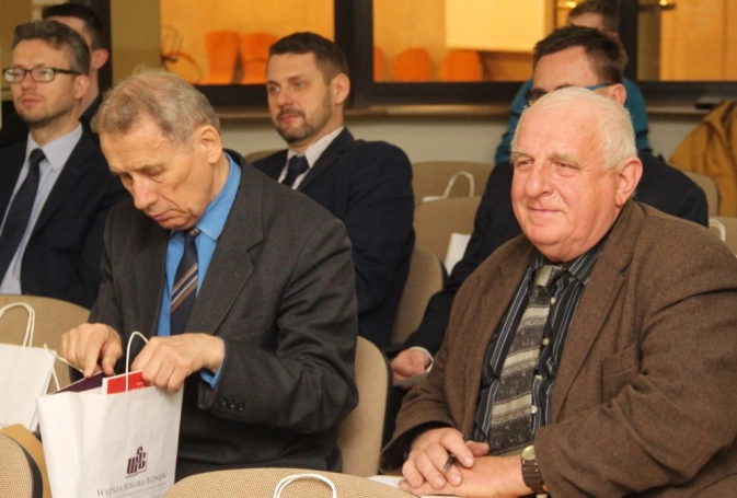 Zdjęcie nr 1 z galerii Zintegrowany System Transportowy. Kolejowa infrastruktura okołolotniskowa - seminarium