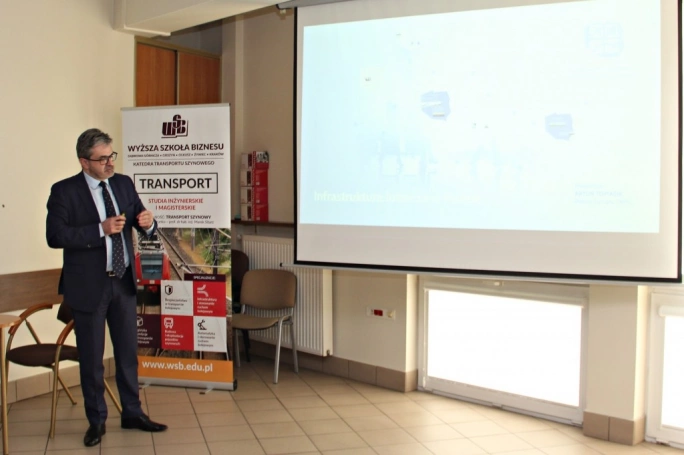 Zdjęcie nr 8 z galerii Zintegrowany System Transportowy. Kolejowa infrastruktura okołolotniskowa - seminarium