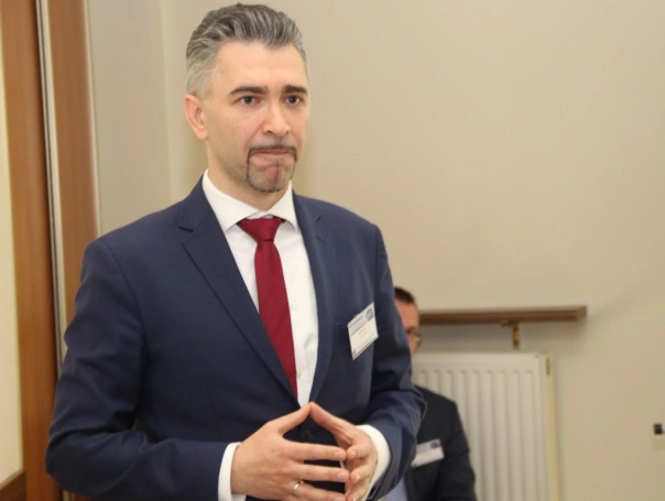 Zdjęcie nr 16 z galerii IV Ogólnopolska Konferencja Naukowa „Aspekty logistyczne w biznesie” oraz V Studencka Konferencja Logistyczna StuKoL