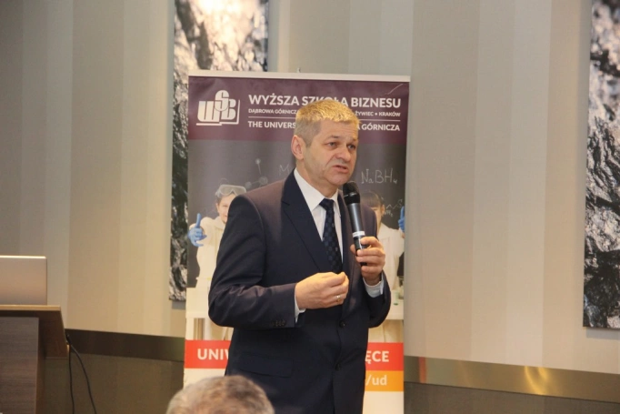 Zdjęcie nr 2 z galerii Konferencja naukowa Edukacja ekologiczna we współczesnej szkole - podsumowanie projektu ekologicznego