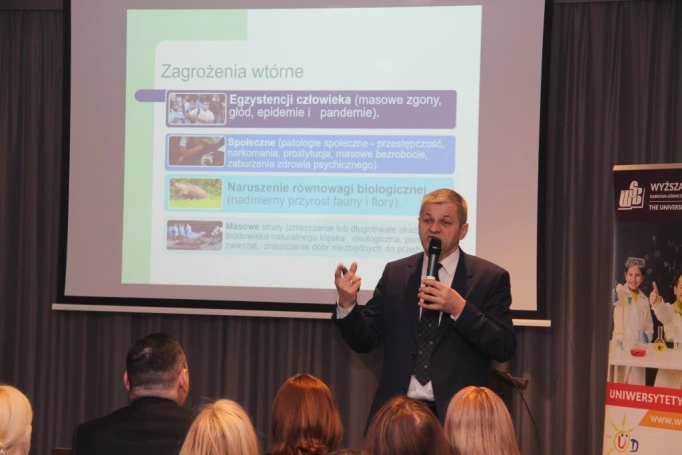 Zdjęcie nr 6 z galerii Konferencja naukowa Edukacja ekologiczna we współczesnej szkole - podsumowanie projektu ekologicznego
