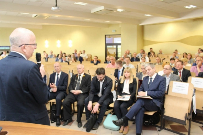 Zdjęcie nr 19 z galerii Seminarium „Bezpieczny przejazd kolejowo-drogowy”